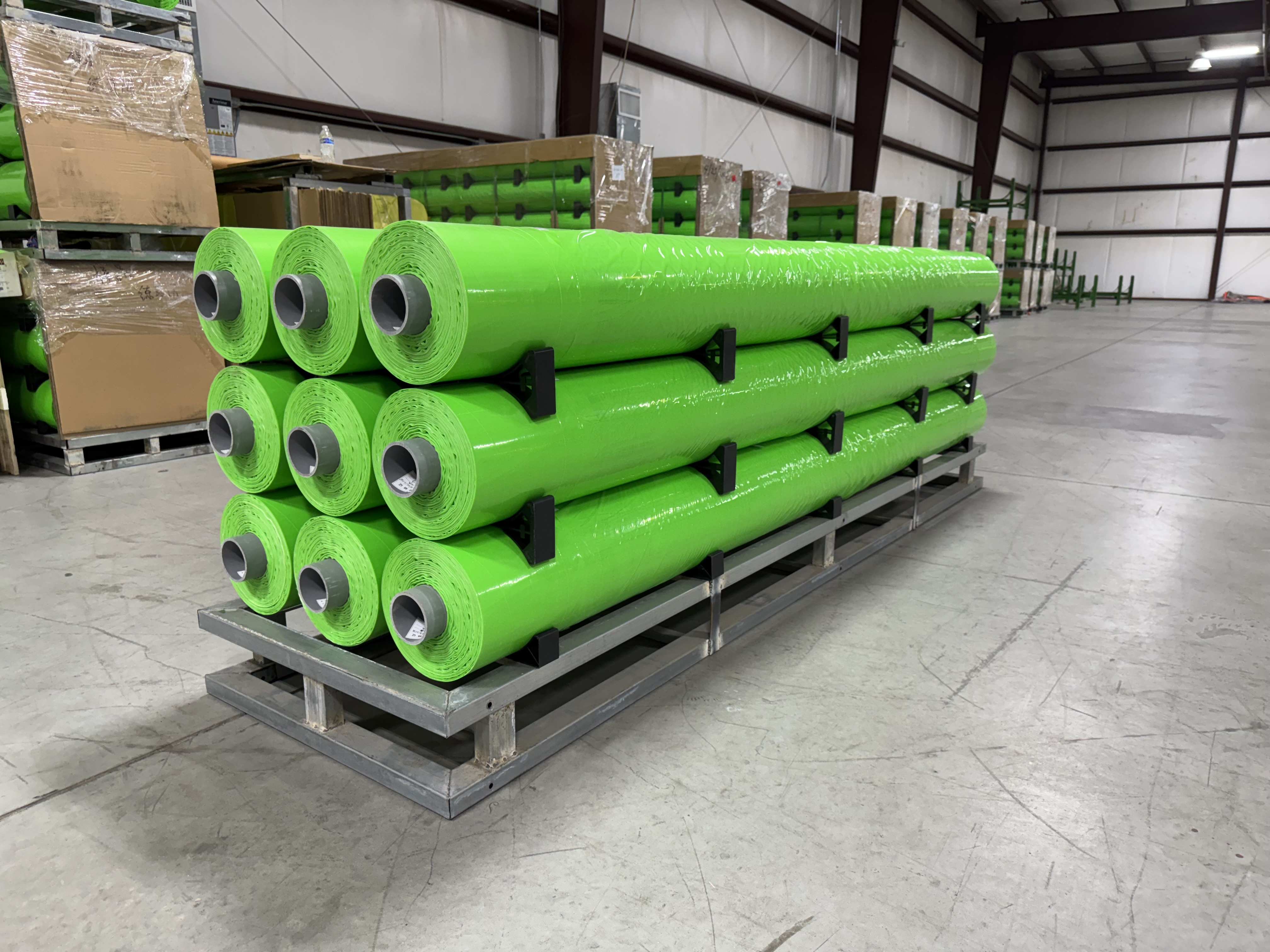 9 TRU·GREEN rolls on metal pallet, warehouse ready